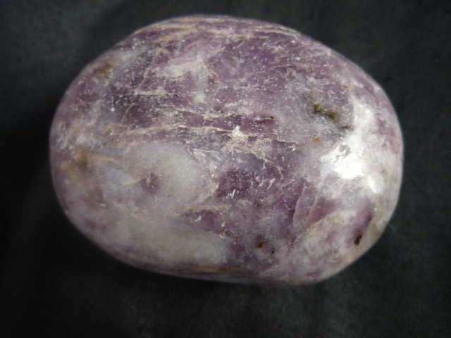 Lepidolite helps alleviate depression